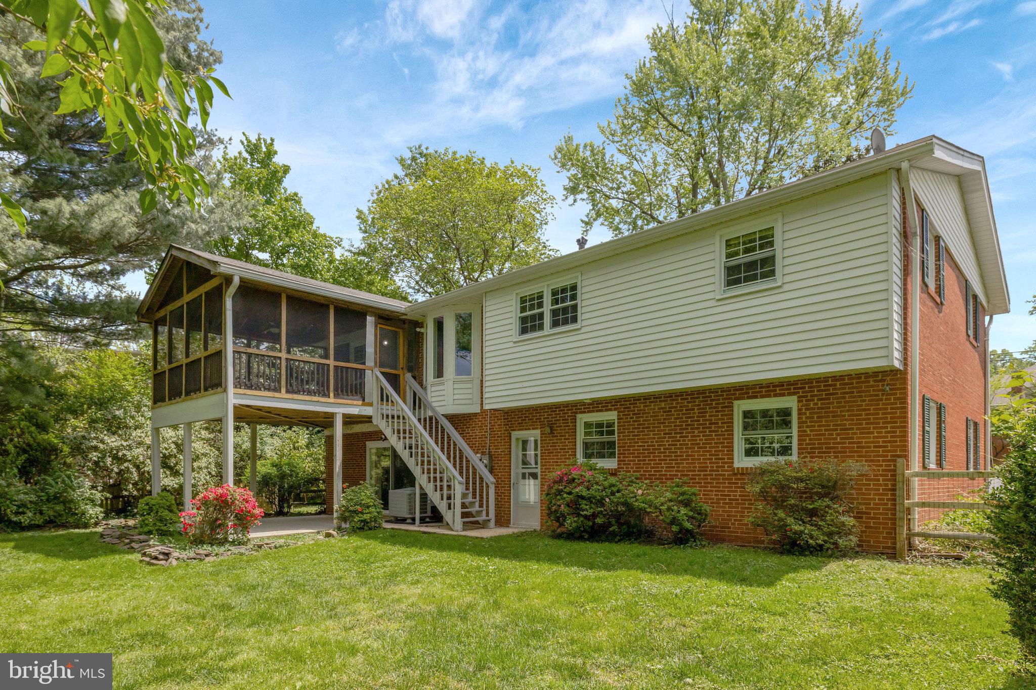 MCLEAN MANOR - Residential Lease