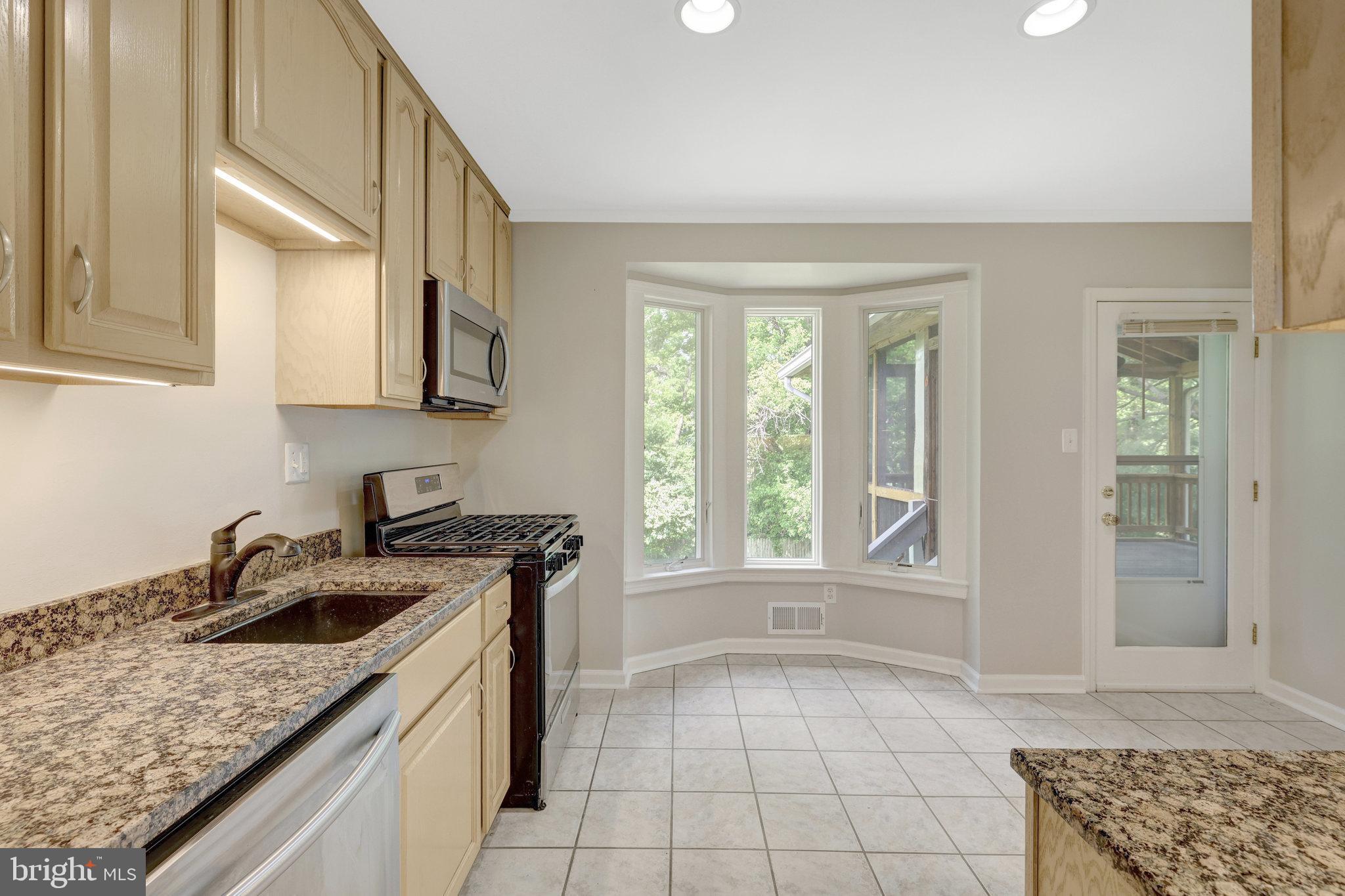 MCLEAN MANOR - Residential Lease