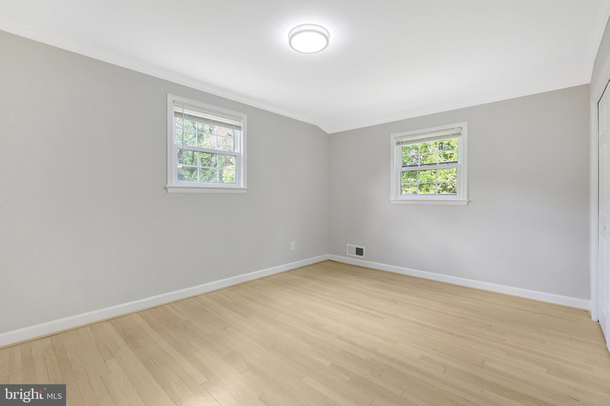 MCLEAN MANOR - Residential Lease