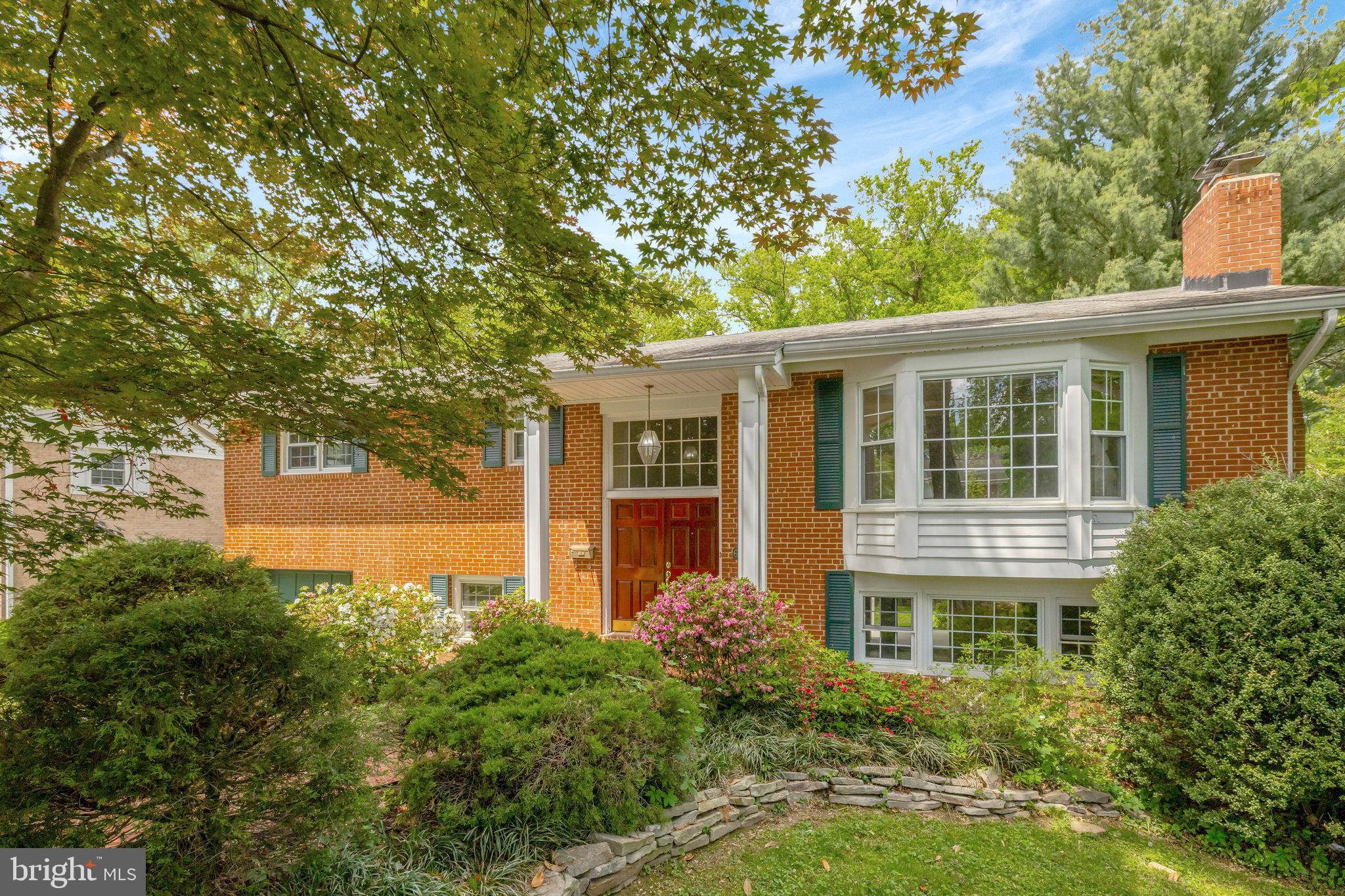 MCLEAN MANOR - Residential Lease