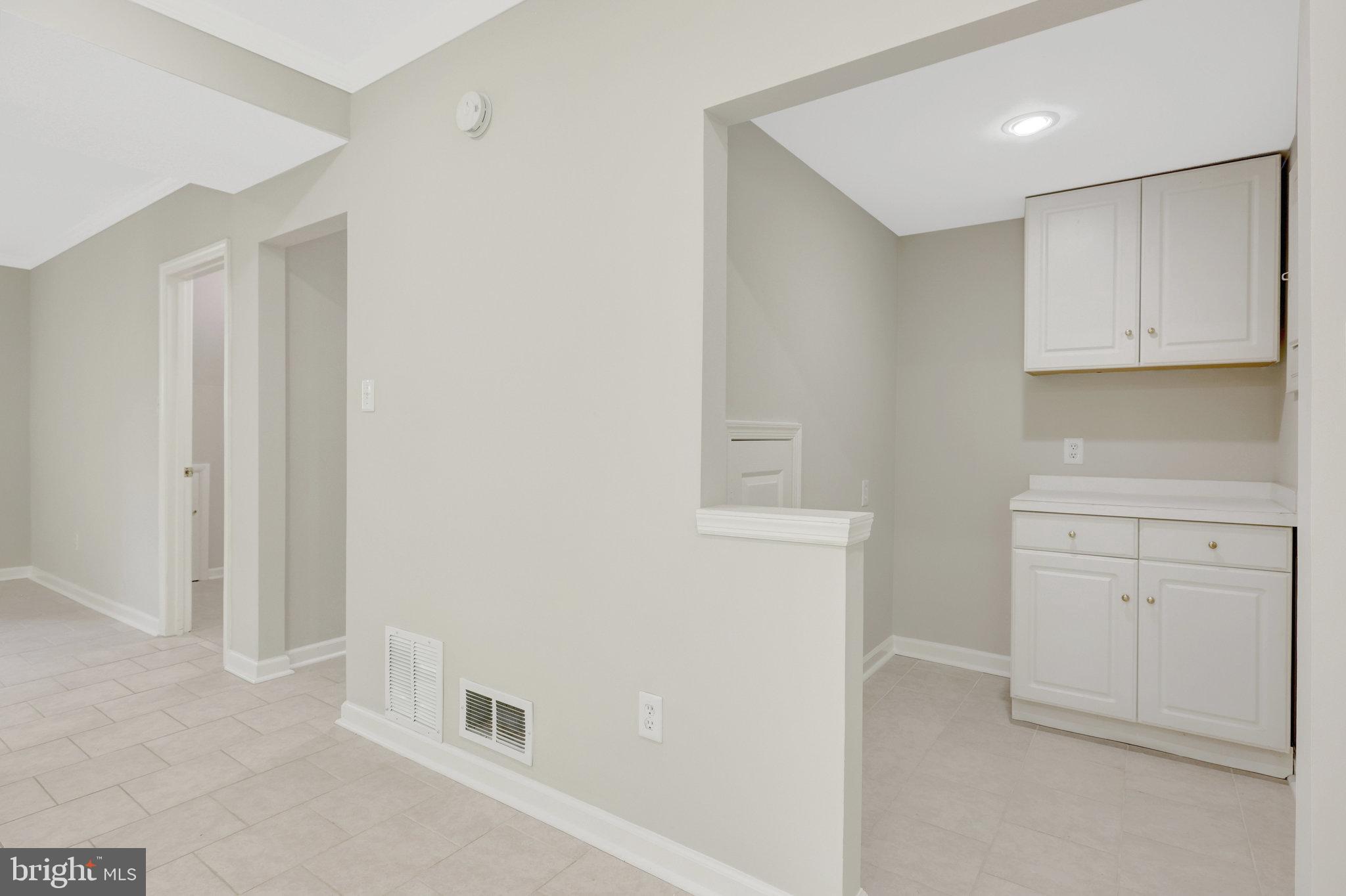 MCLEAN MANOR - Residential Lease