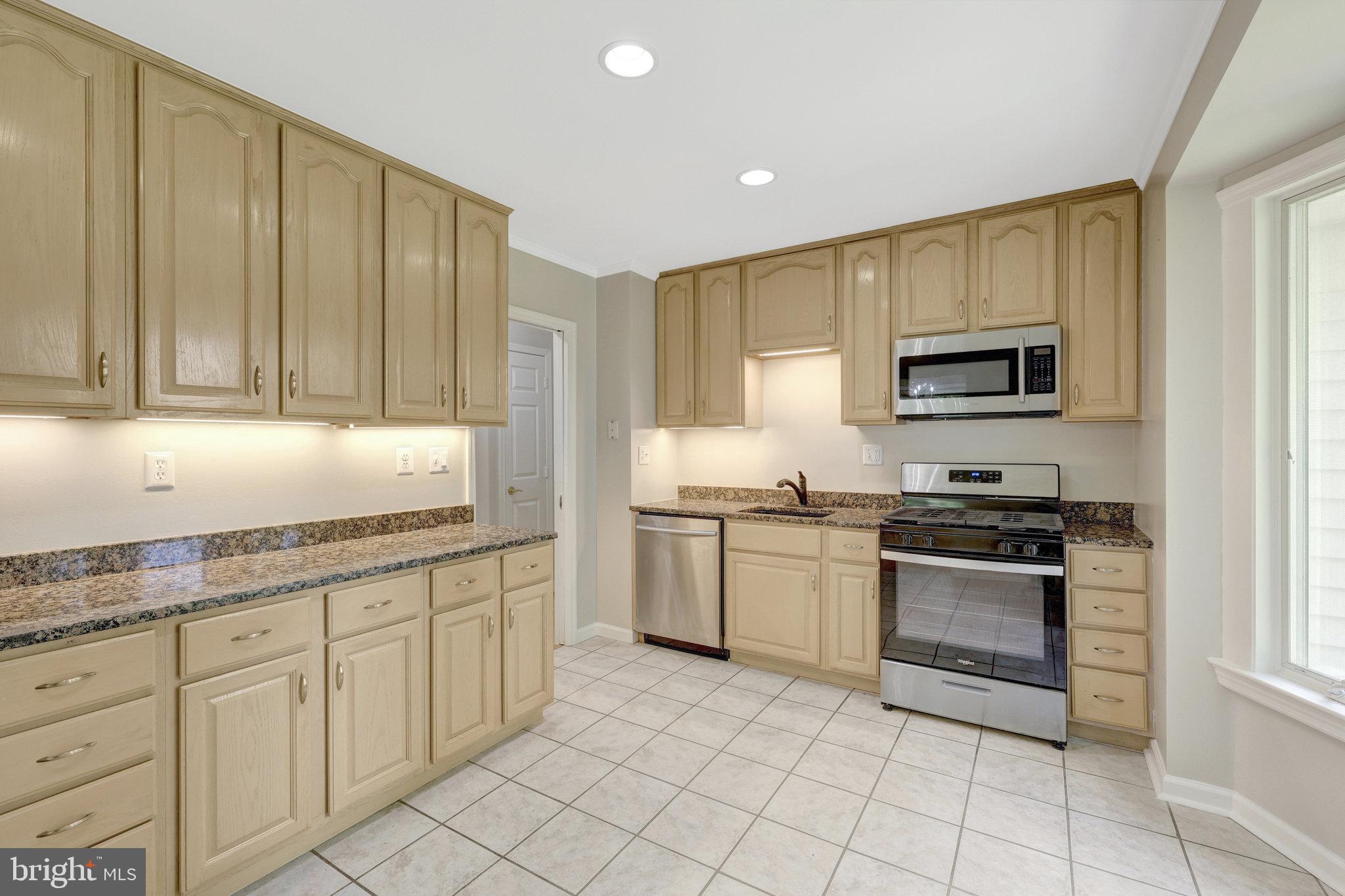 MCLEAN MANOR - Residential Lease