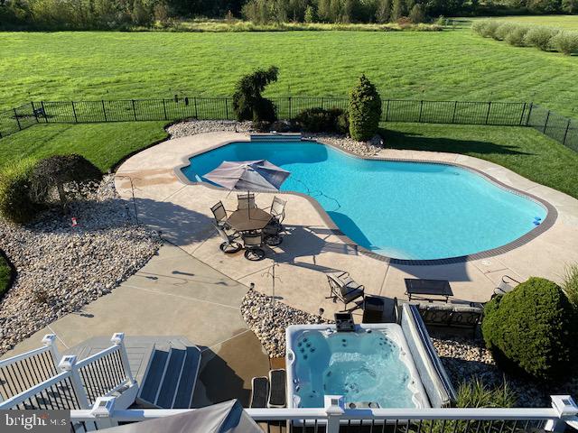 WRIGHTSTOWN HUNT - Residential