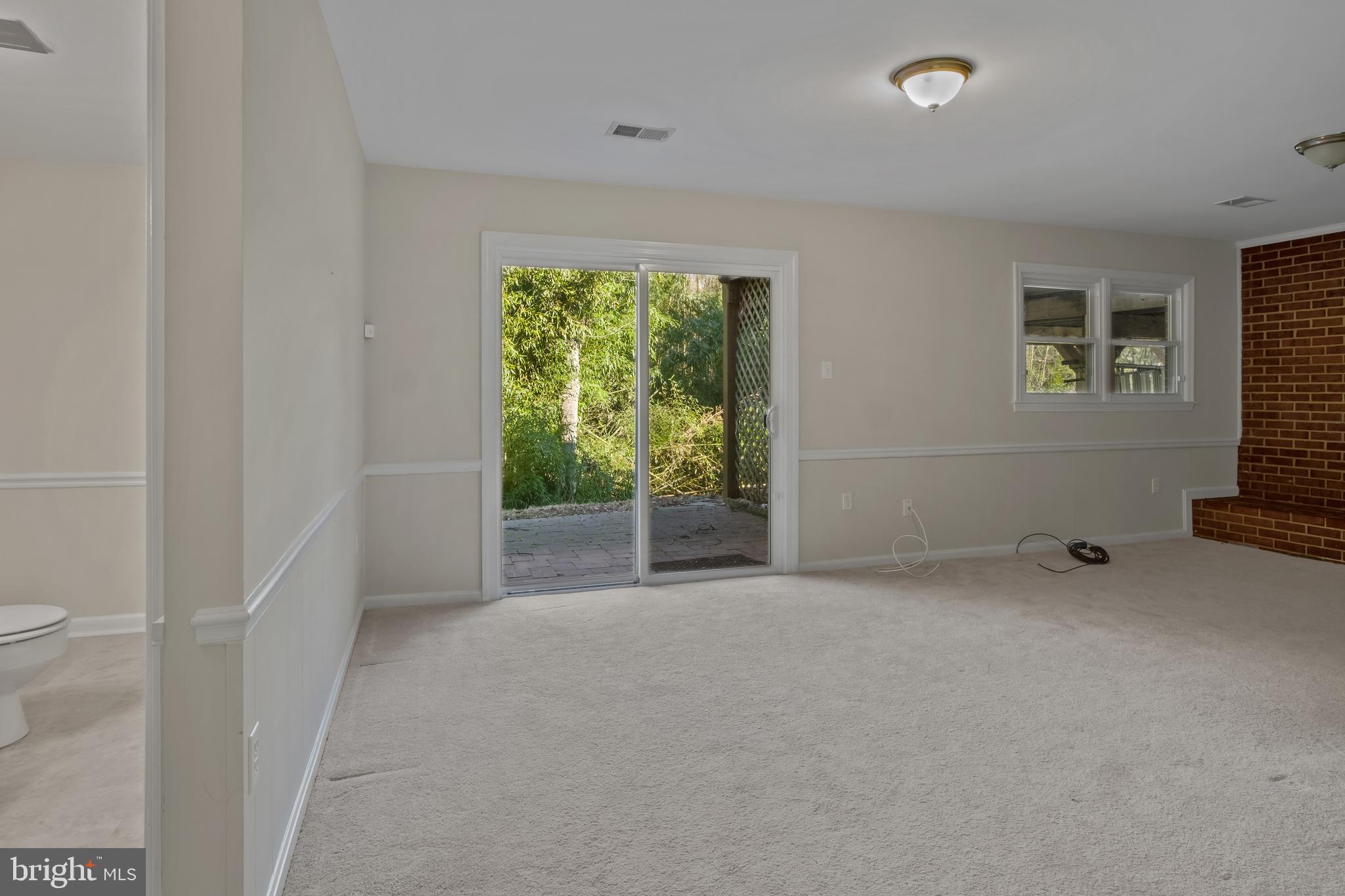 CHAPEL SQUARE WEST - Residential Lease