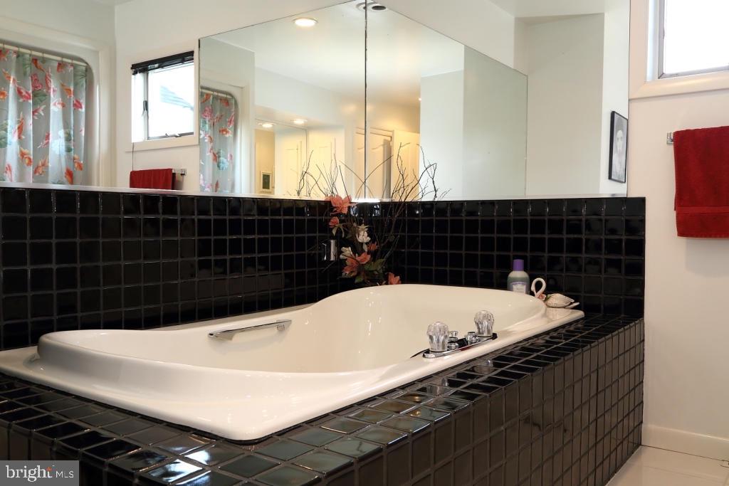 STONEHENGE - Residential