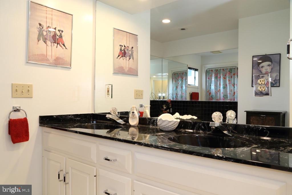 STONEHENGE - Residential