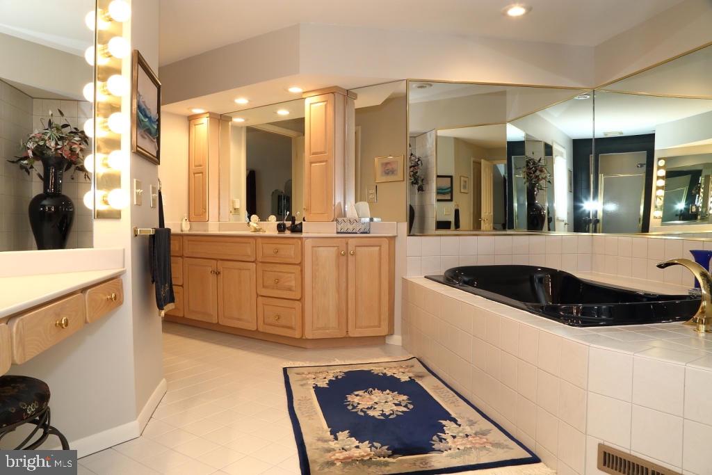 STONEHENGE - Residential