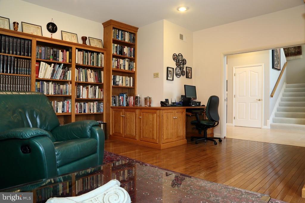 STONEHENGE - Residential