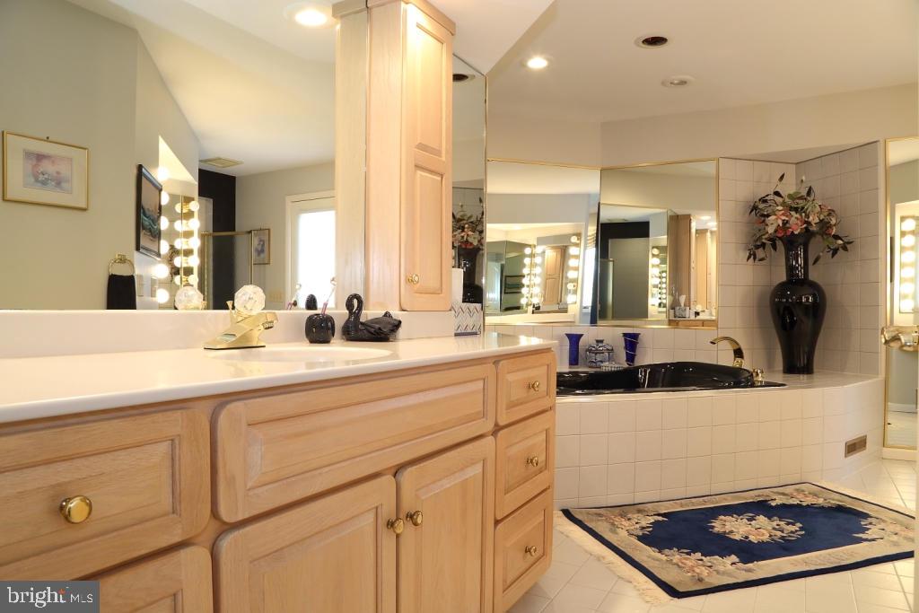 STONEHENGE - Residential