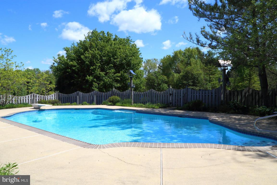 STONEHENGE - Residential