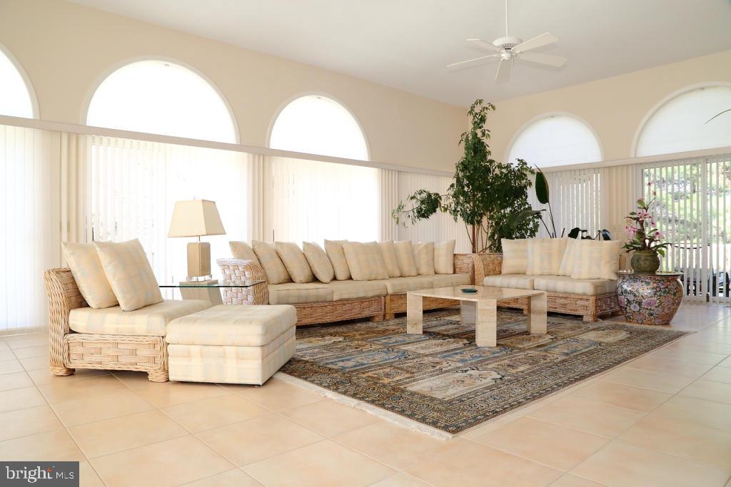 STONEHENGE - Residential