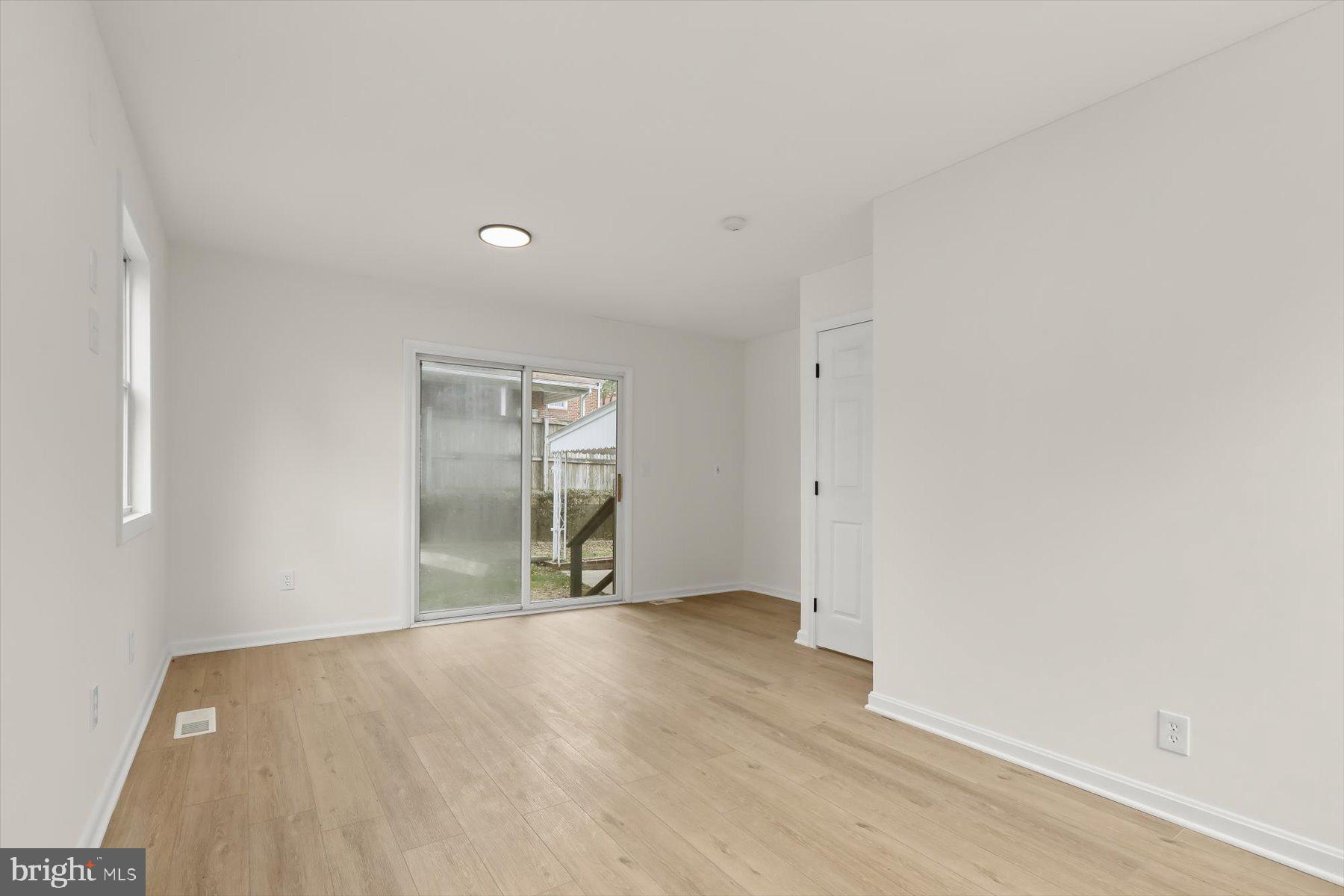 HILLBROOK - Residential