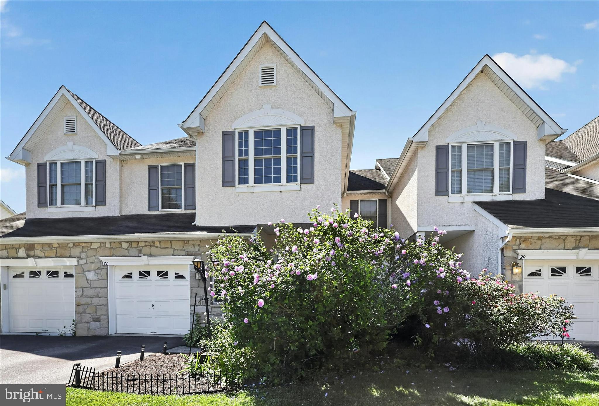 27 LINCOLN DRIVE