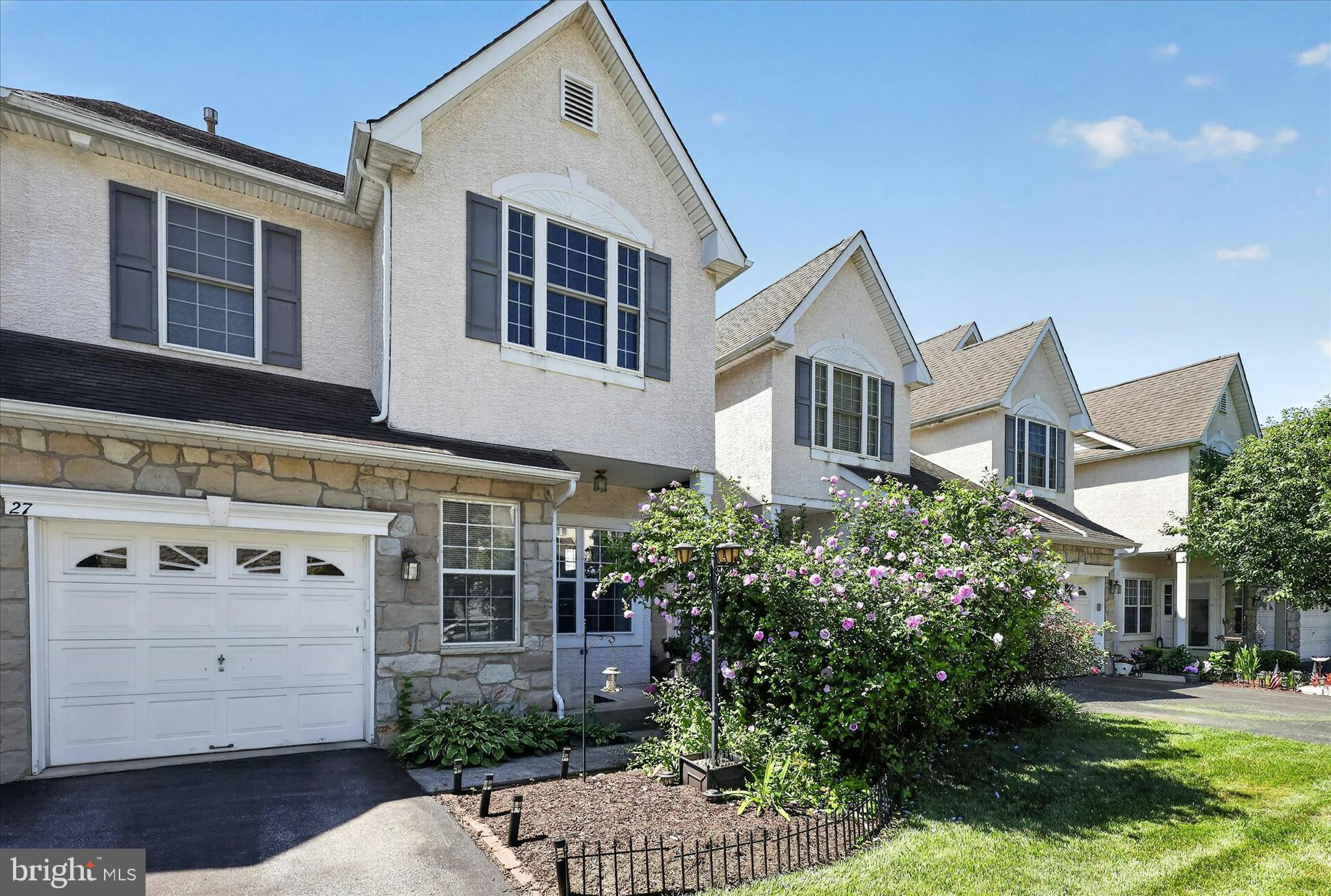 27 LINCOLN DRIVE