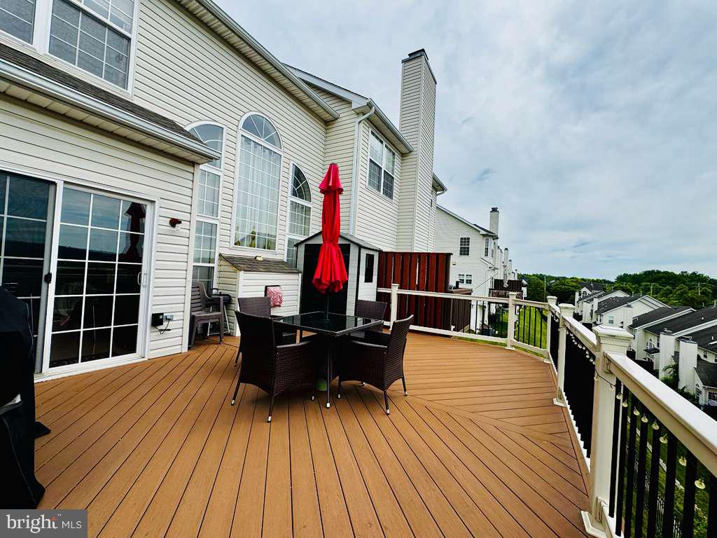 27 LINCOLN DRIVE