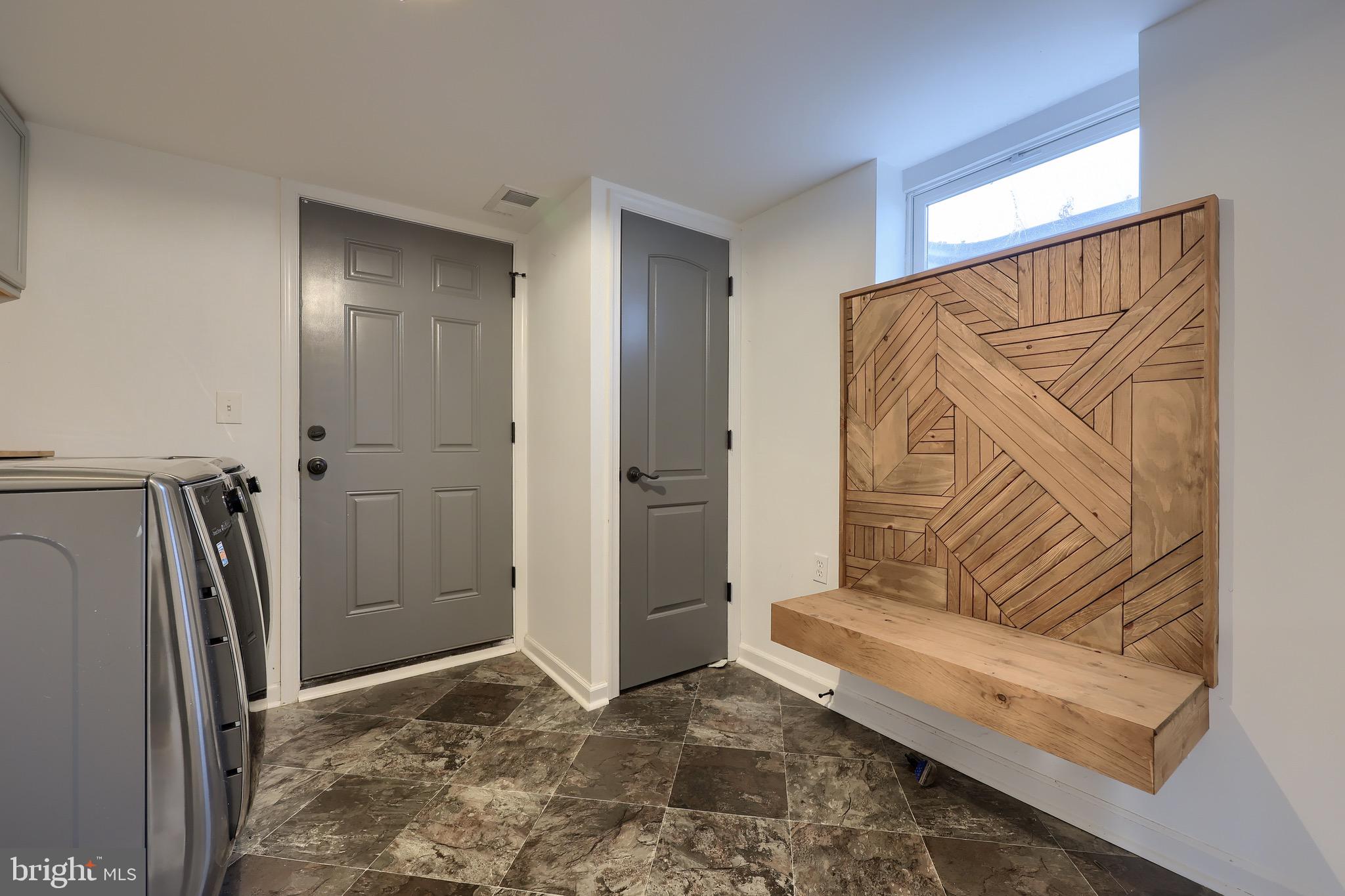 LAKE MEADE - Residential