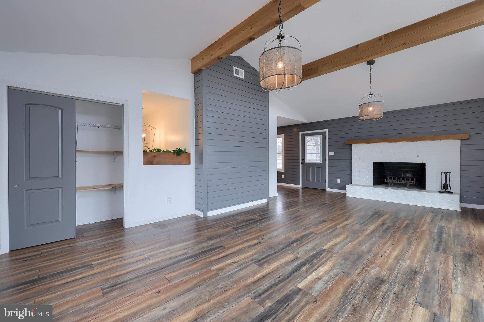 LAKE MEADE - Residential