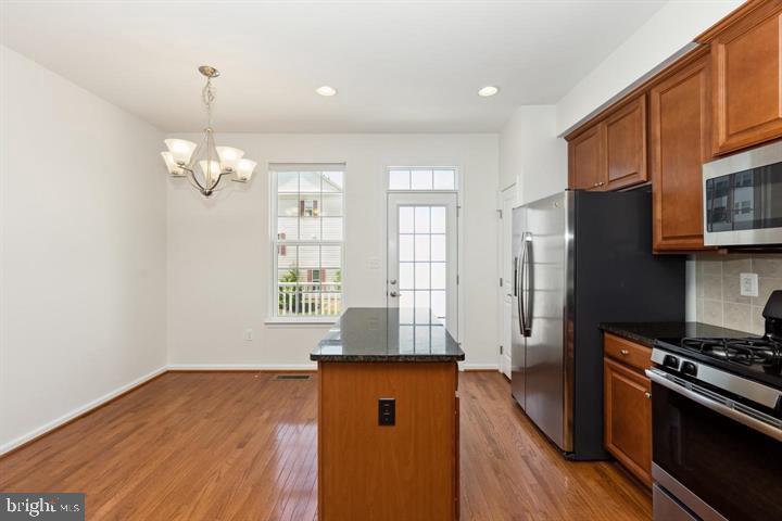 HOWARD SQUARE - Residential Lease