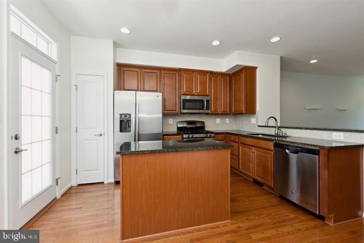 HOWARD SQUARE - Residential Lease