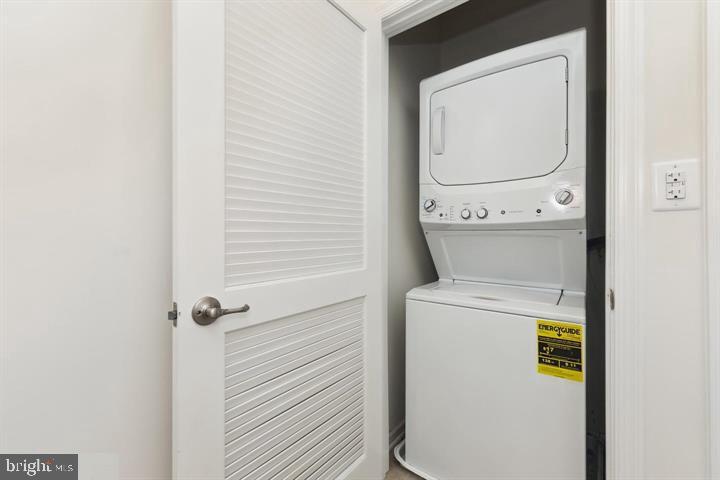 HOWARD SQUARE - Residential Lease