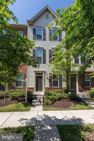 HOWARD SQUARE - Residential Lease