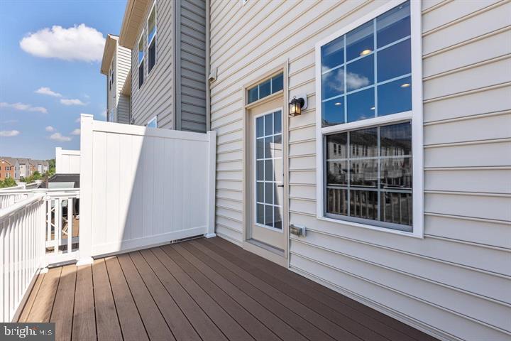 HOWARD SQUARE - Residential Lease