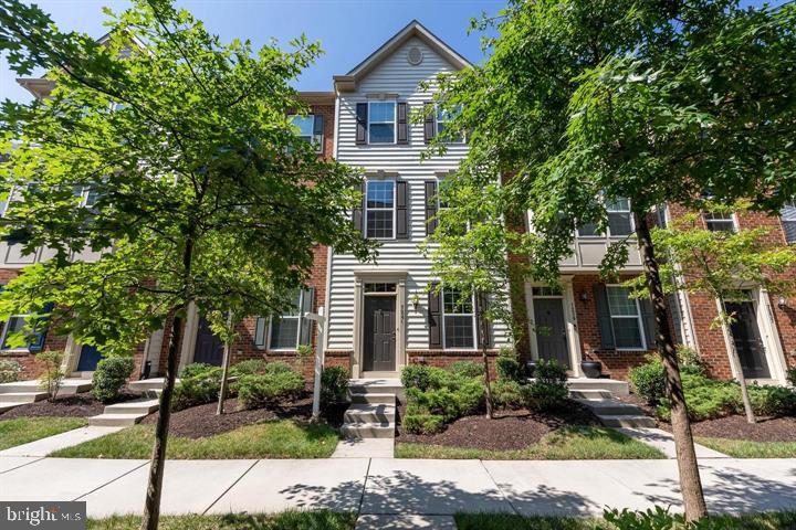 HOWARD SQUARE - Residential Lease