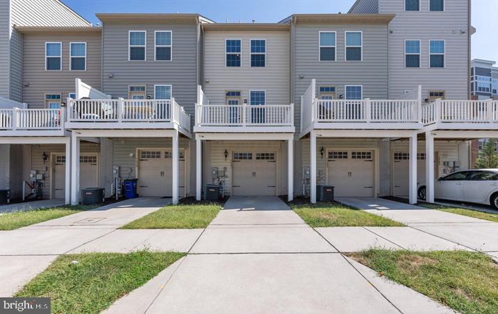 HOWARD SQUARE - Residential Lease