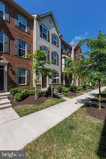 HOWARD SQUARE - Residential Lease