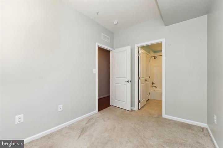 HOWARD SQUARE - Residential Lease