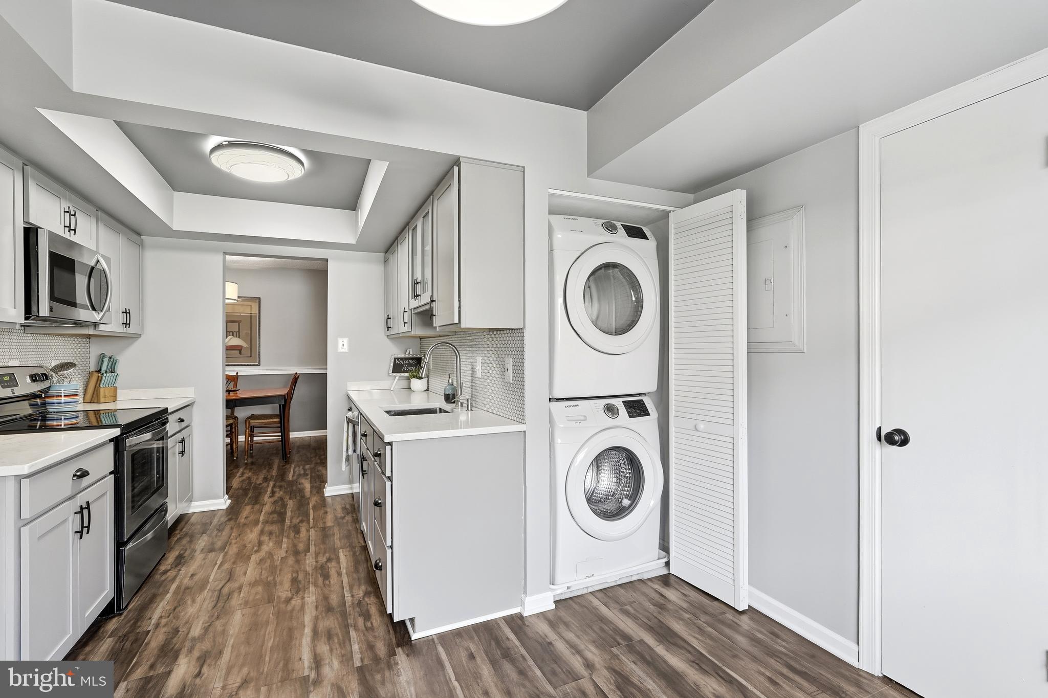 VISTAS OF VIENNA CONDOMINIUMS - Residential