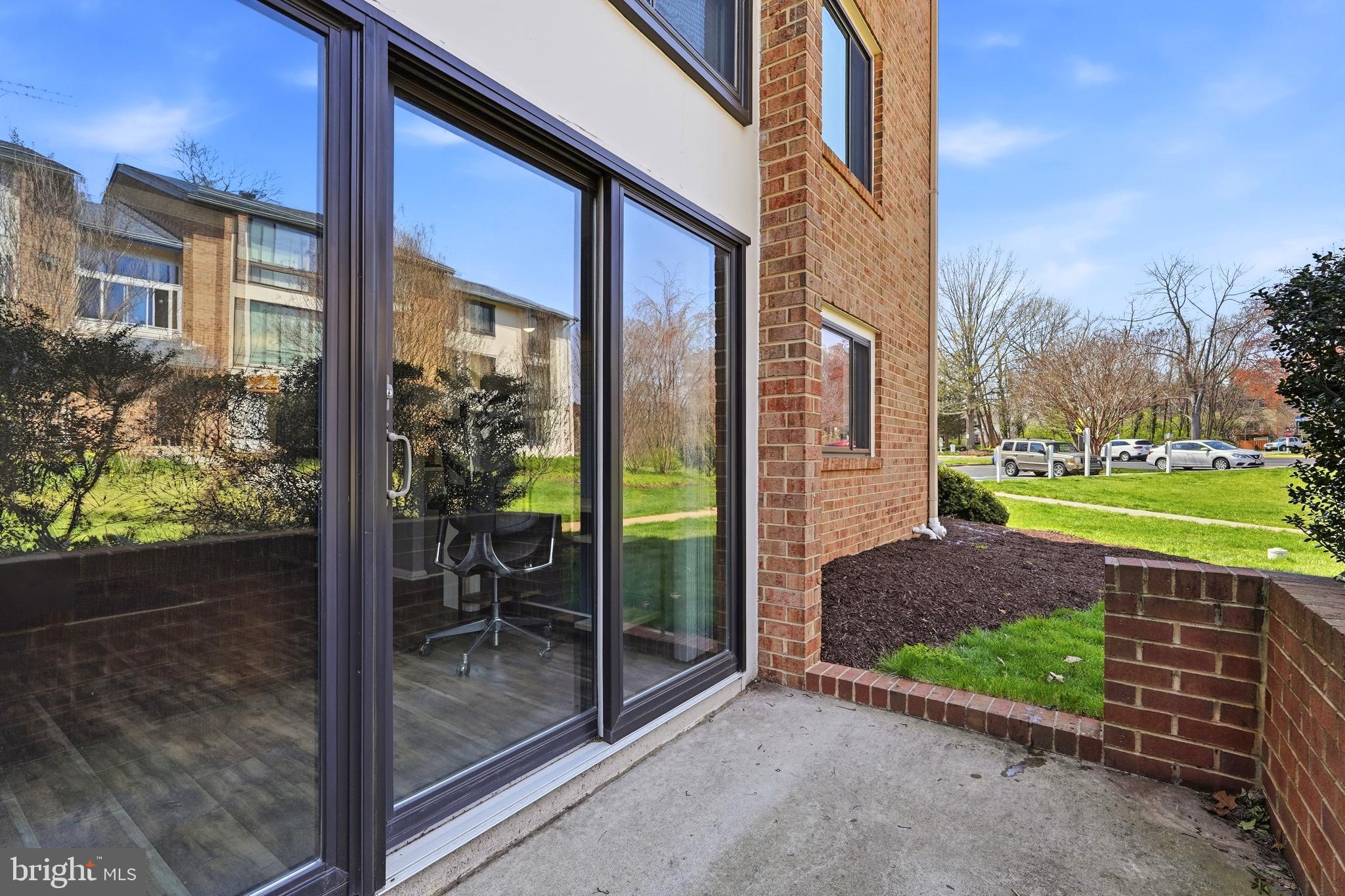 VISTAS OF VIENNA CONDOMINIUMS - Residential