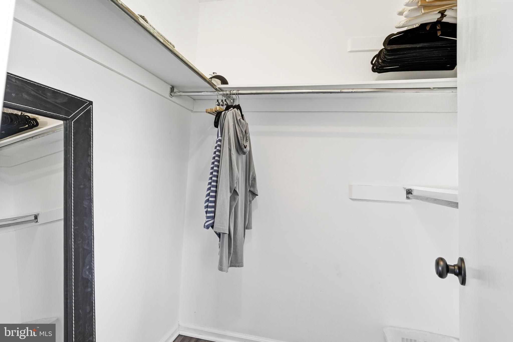 VISTAS OF VIENNA CONDOMINIUMS - Residential