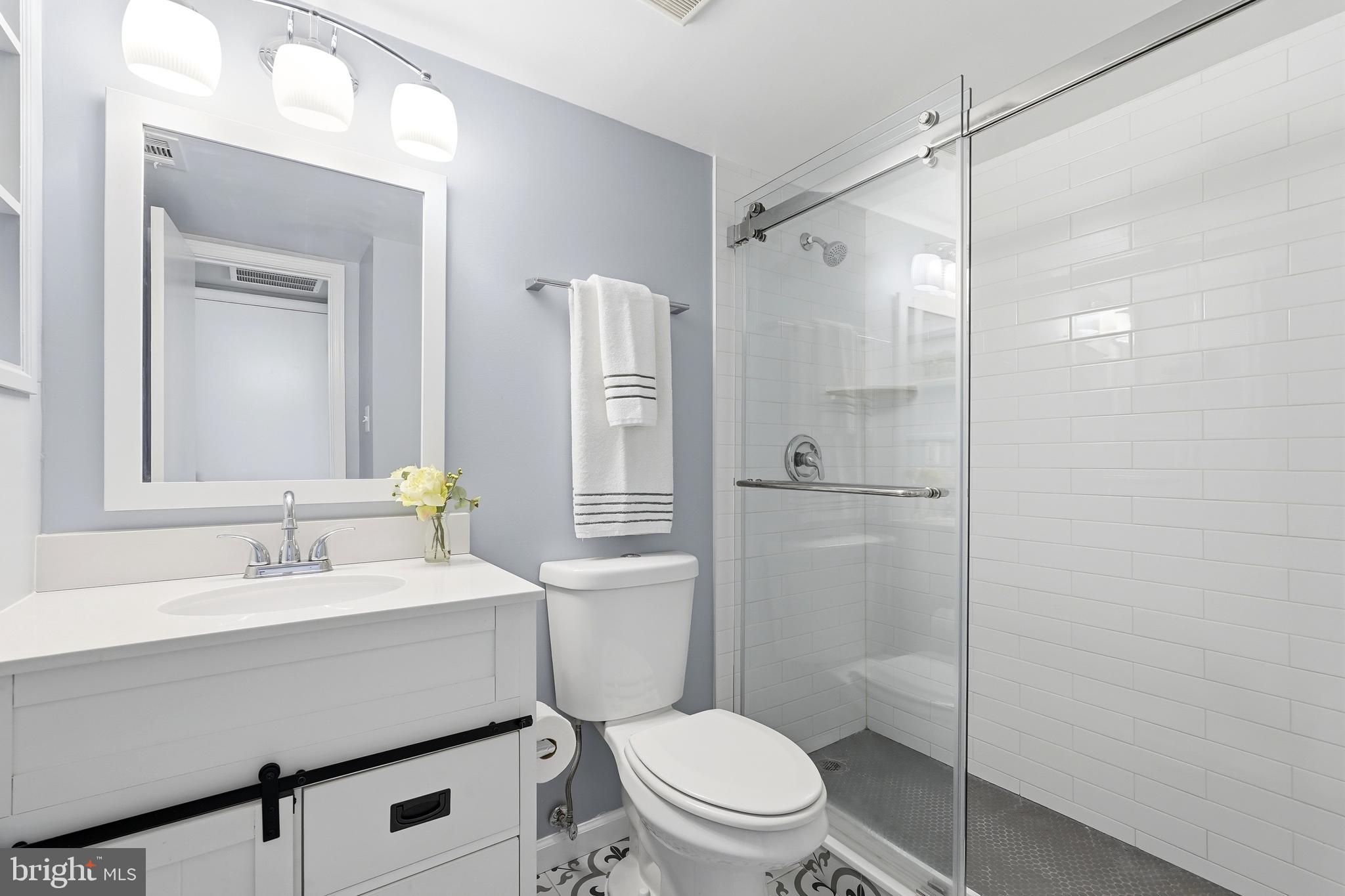 VISTAS OF VIENNA CONDOMINIUMS - Residential