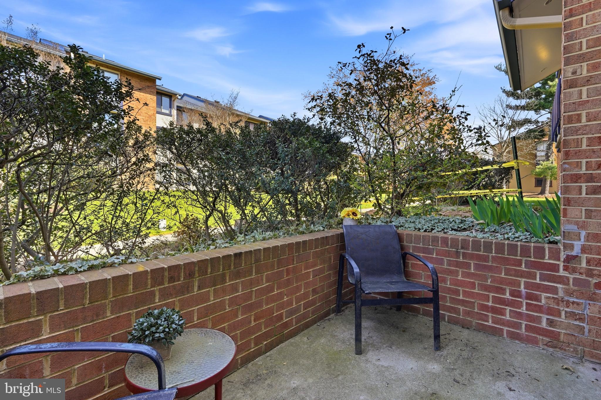 VISTAS OF VIENNA CONDOMINIUMS - Residential