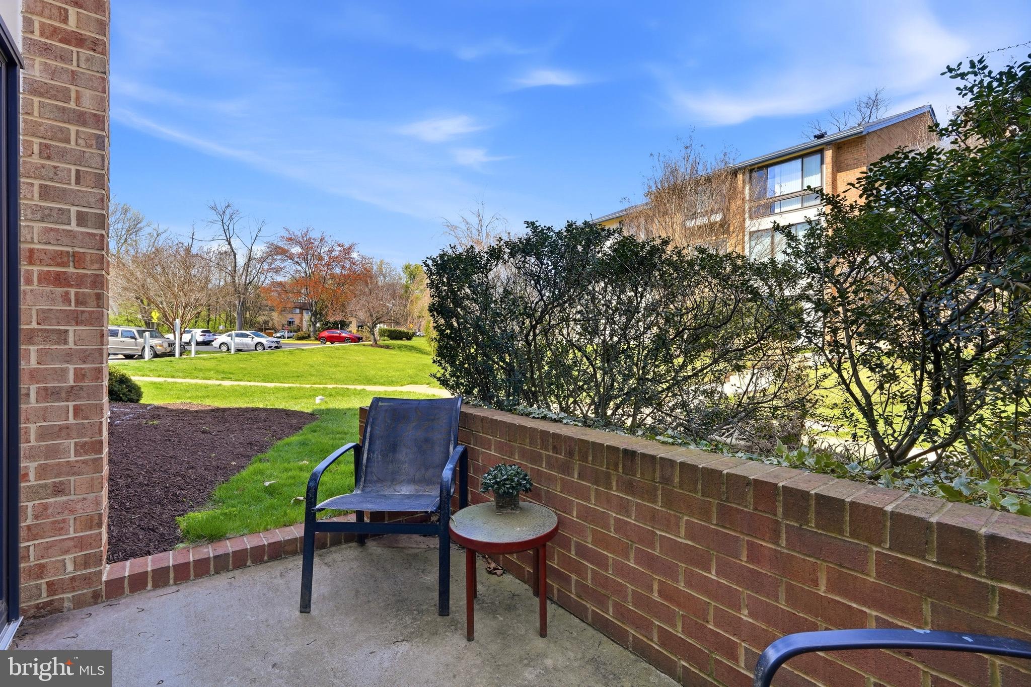 VISTAS OF VIENNA CONDOMINIUMS - Residential