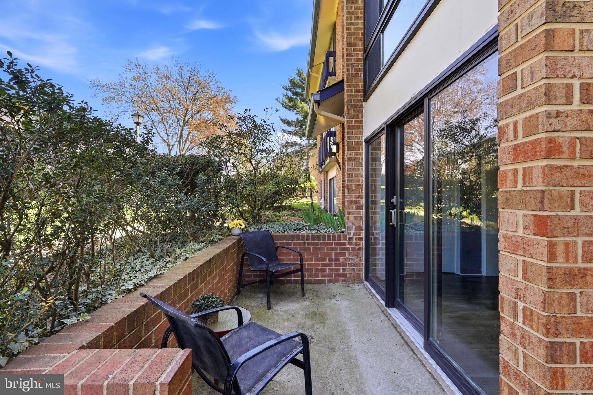 VISTAS OF VIENNA CONDOMINIUMS - Residential