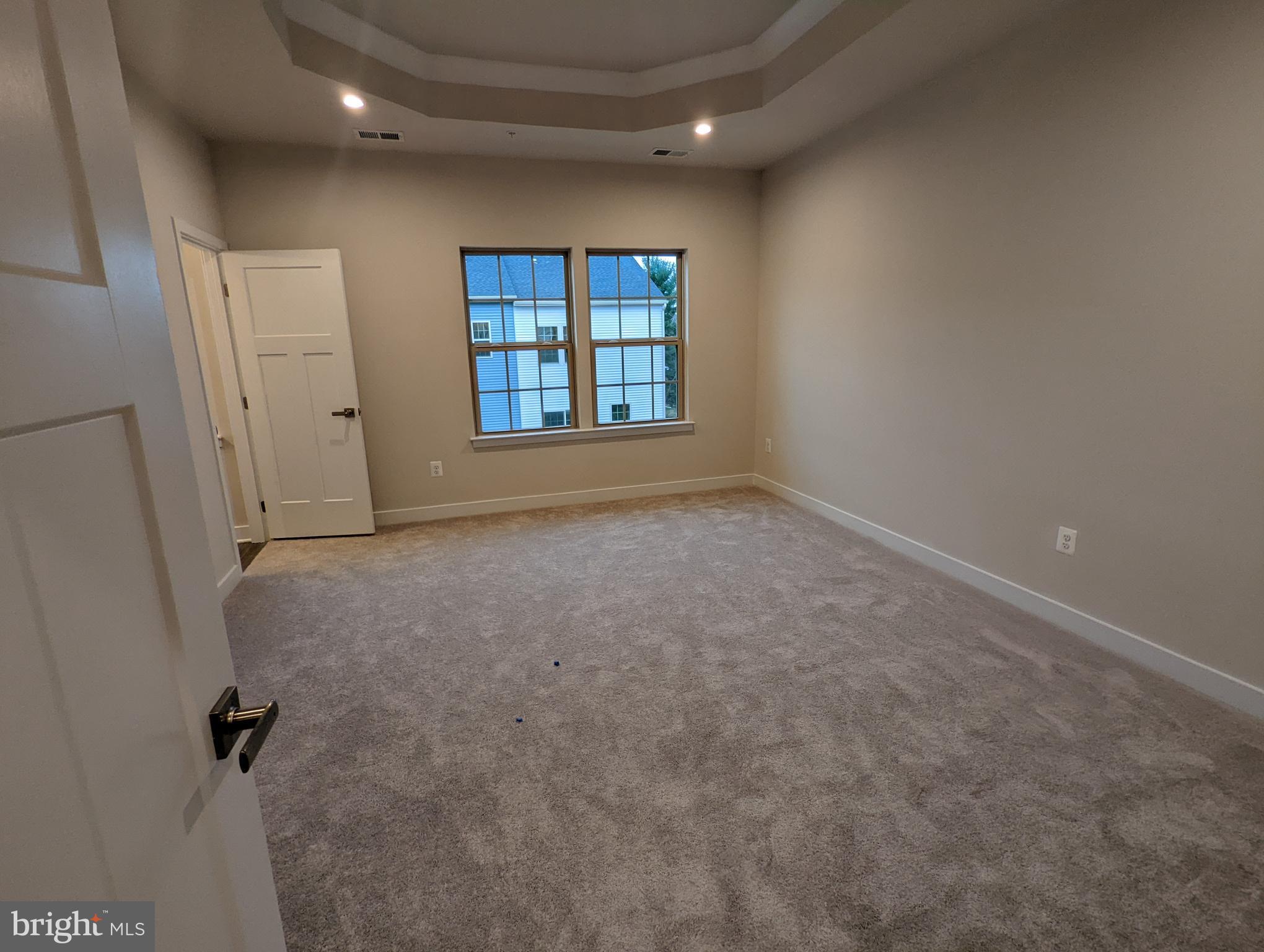 MONTGOMERY VILLAGE - Residential Lease