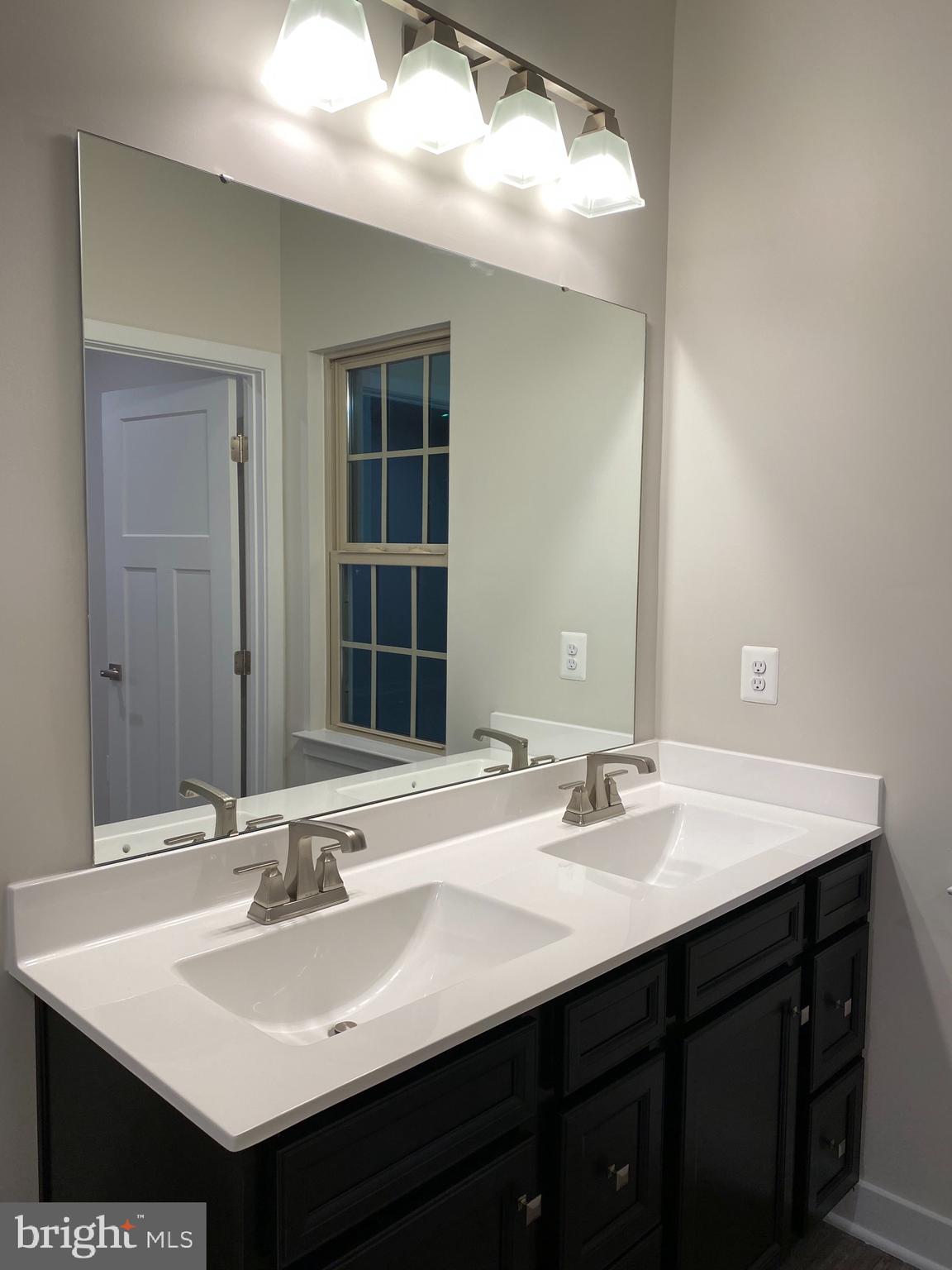 MONTGOMERY VILLAGE - Residential Lease