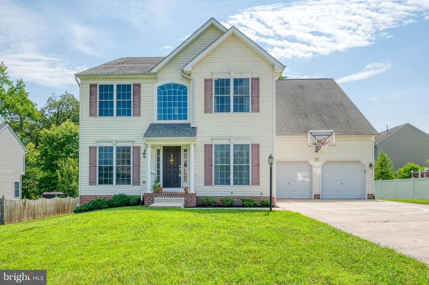 Looking for a spacious home with modern open floorplan & lots of bedrooms?  This is it!  3400+ square feet of living space in this true 5 bedroom home plus 2 additional bedrooms and full bathroom in lower level.  Soaring 2 story foyer leads to a formal living room and separate dining room.  Updated open kitchen has sunny breakfast area, bright white cabinetry, quartz countertops, deluxe tile backsplash, stainless steel appliances, extra large pantry & 2 breakfast bars! Opens to family room with gas fireplace.  There's also a main level office.  Relax and grill on back deck with view of trees.  Storage shed, firepit and playset for backyard fun!  Owner's suite has cathedral ceilings, huge walk-in closet and spa bath w/corner soaking tub, separate shower & water closet.   Lower level recreation room is the perfect place to relax and watch movies, wet bar and full bathroom too!  Convenient walkout to rear yard.  Bedrooms 6 & 7 in lower level - WOW!    

BUYER TO VERIFY SCHOOLS