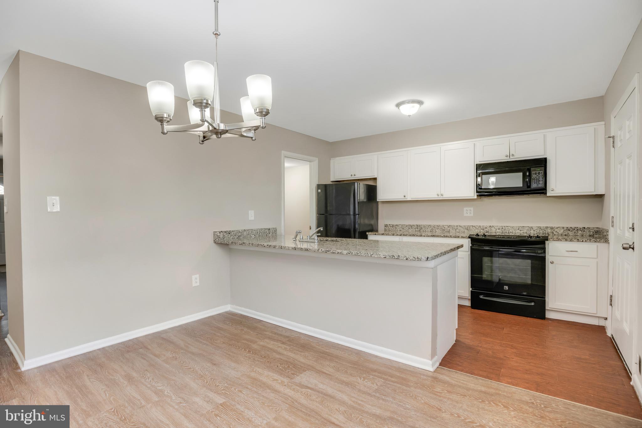 ANDREWS VILLAGE CONDOMIN - Residential