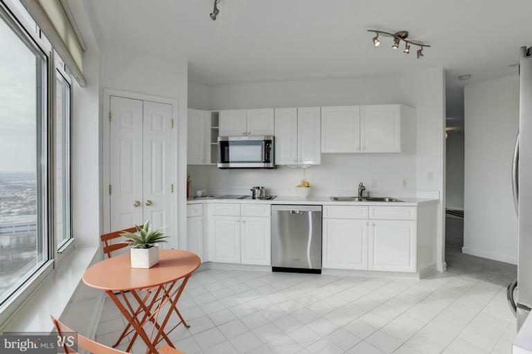 HARBORVIEW - Residential Lease