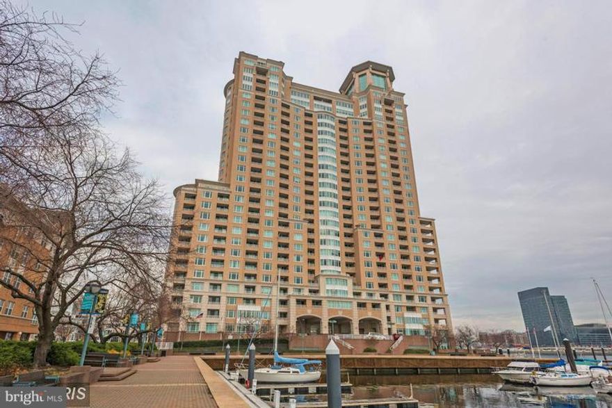 Beautiful 2BR/2BA Condo w/spectacular views and amazing HarborView Amenities that include a full service health club w/indoor pool; elegant & just-renovated party rooms w/gourmet kitchen, service bar, fireplace & pool table; resident business office space; guest suites for reservation & rent; 24/7 concierge service; garage parking, adjacent marina facilities available for lease...the list goes on.