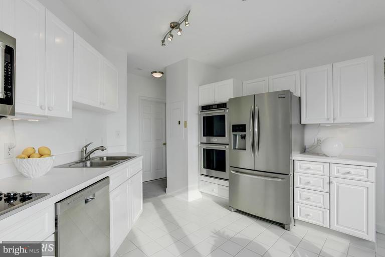 HARBORVIEW - Residential Lease