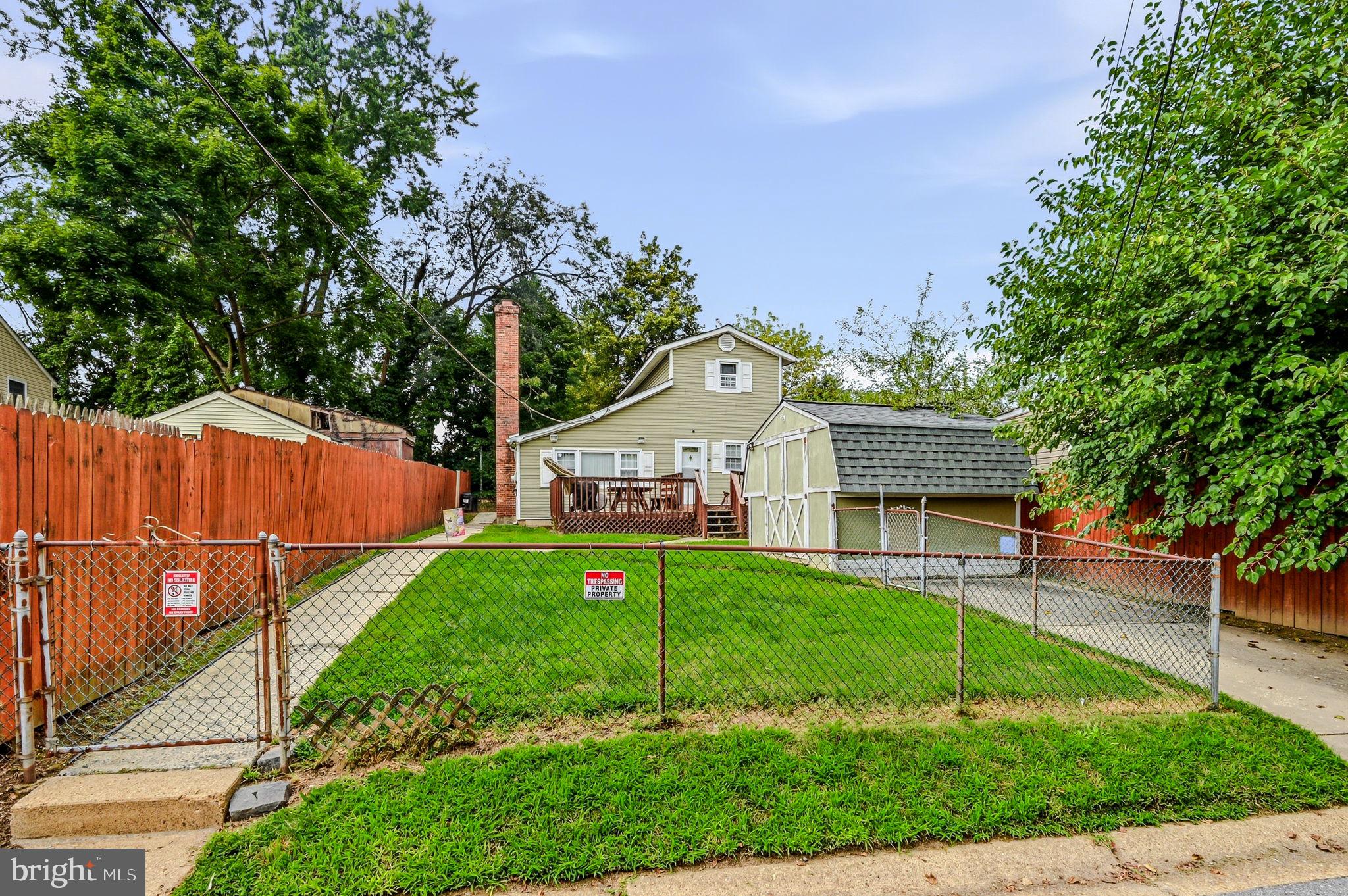 22 W HAZELDELL AVENUE