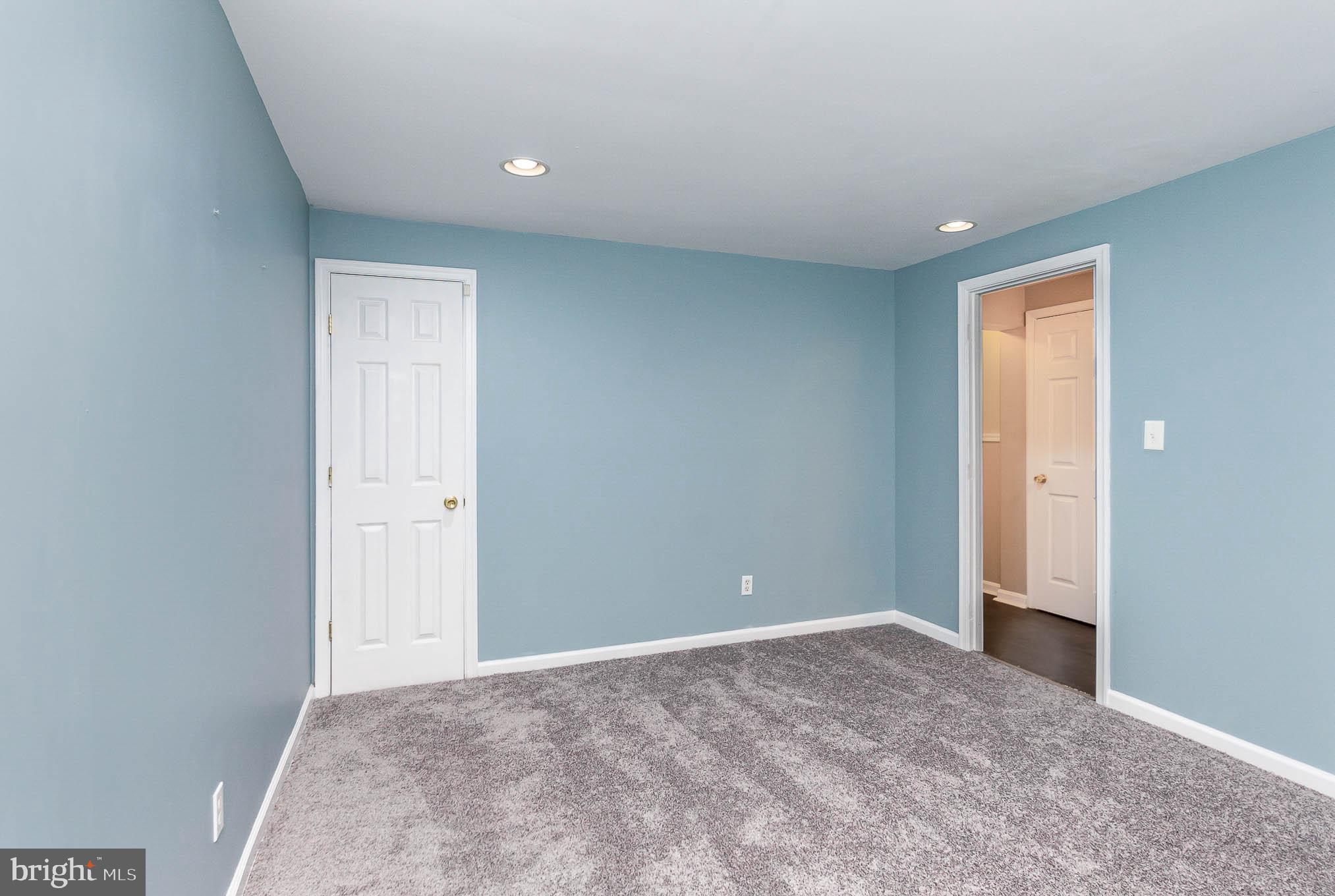 BOSTON COURTS - Residential