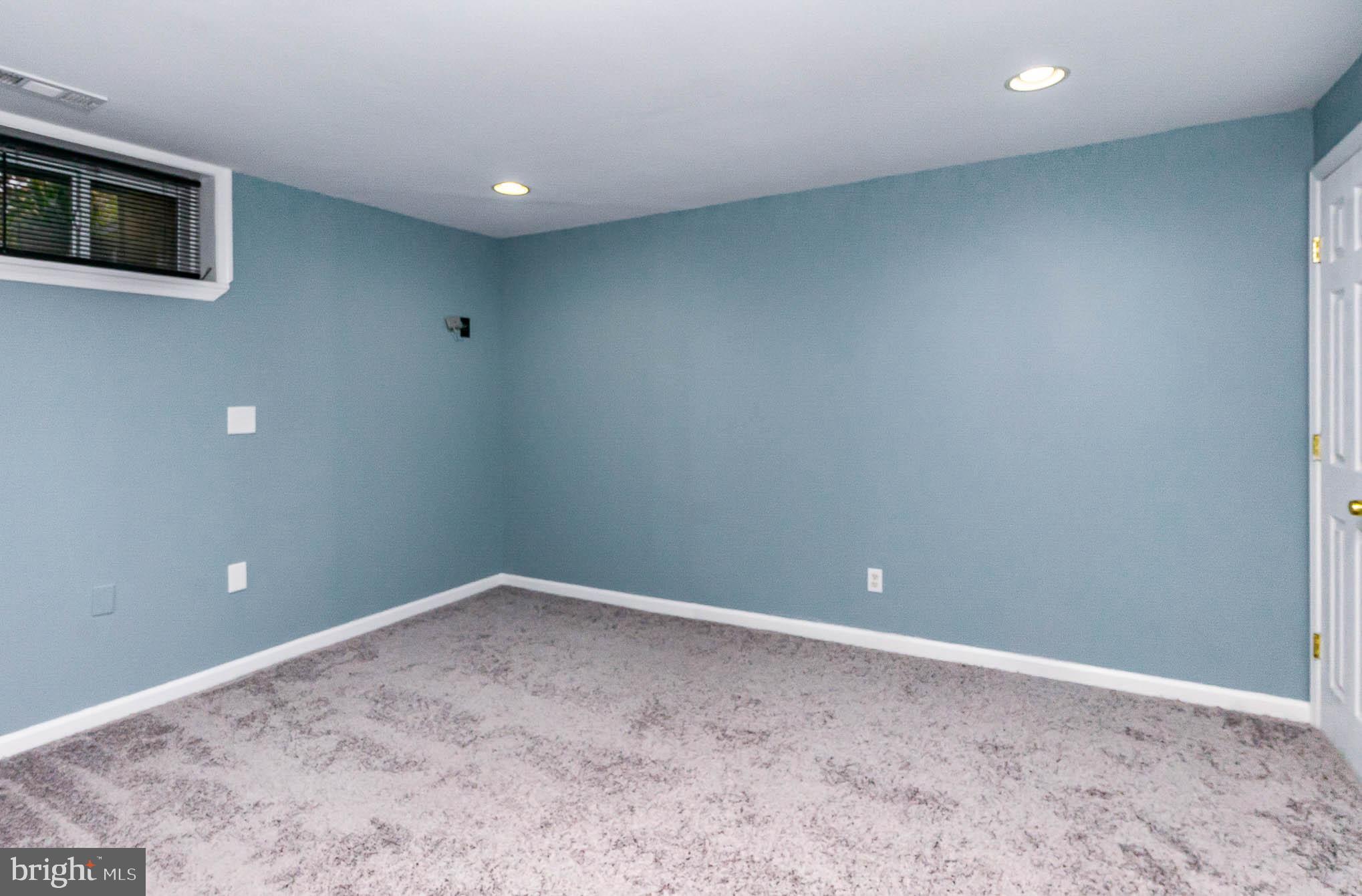 BOSTON COURTS - Residential