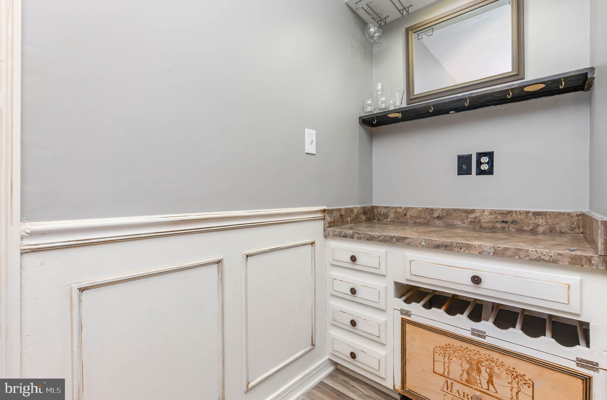 BOSTON COURTS - Residential