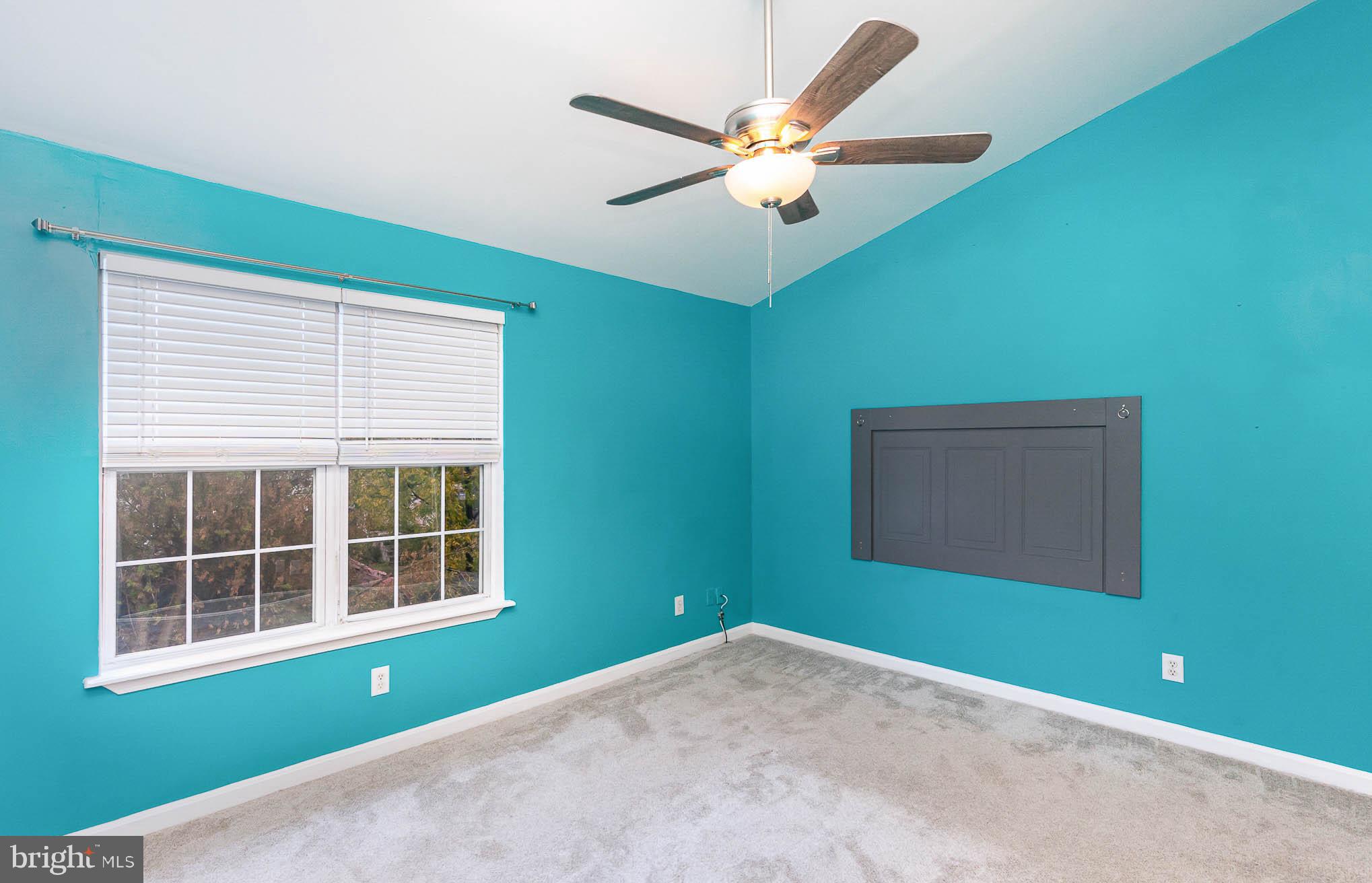 BOSTON COURTS - Residential