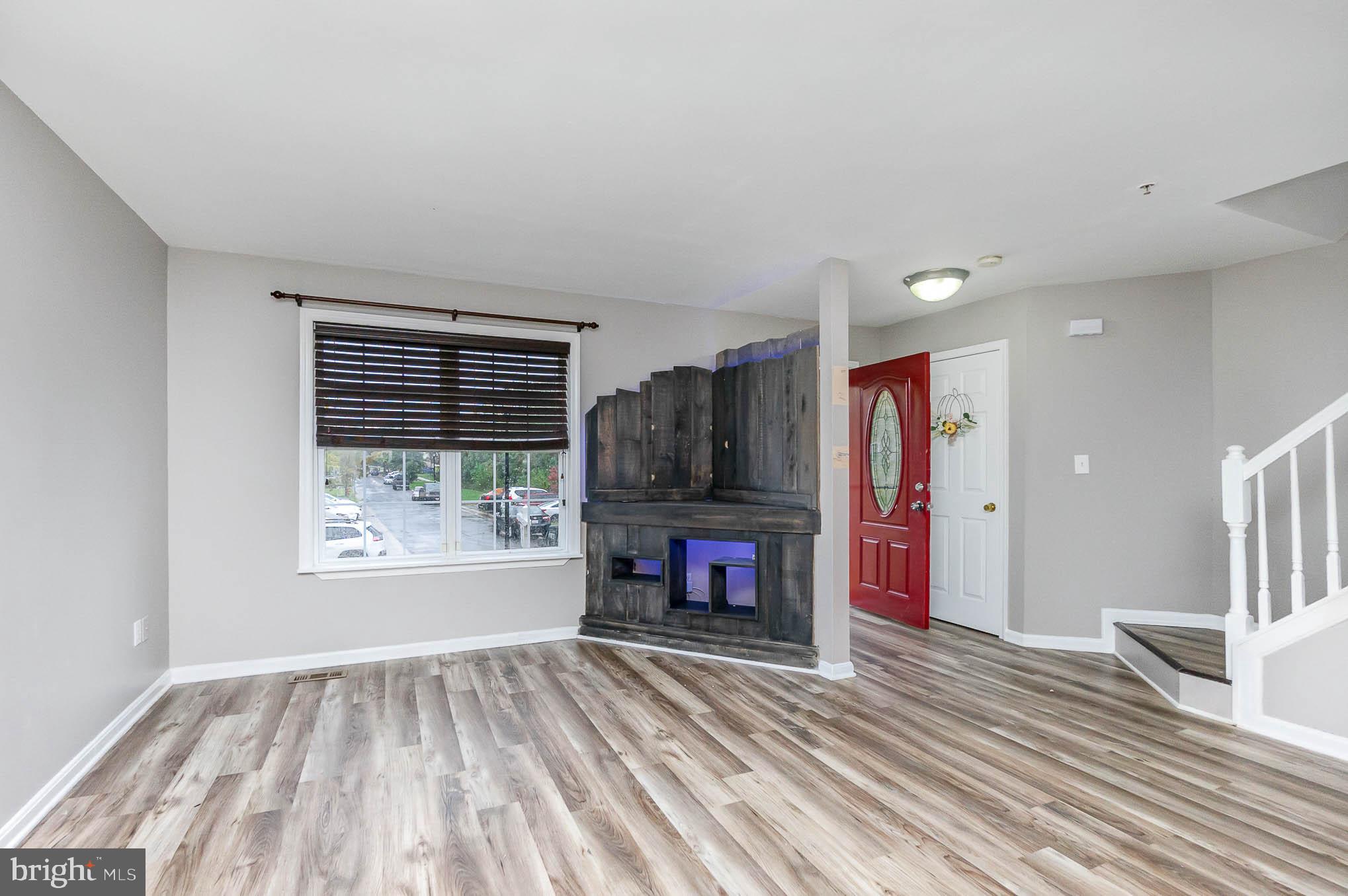 BOSTON COURTS - Residential